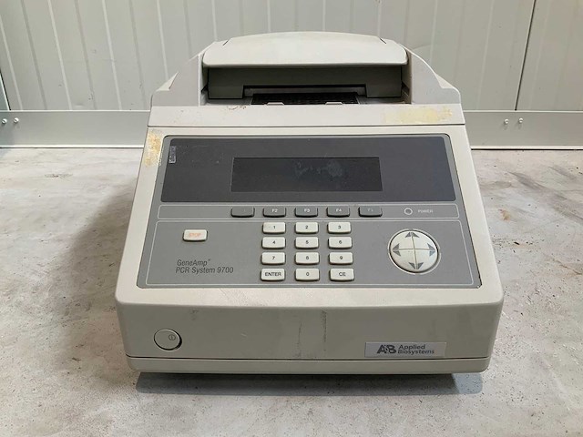 Toegepaste biosystemen geneamp 9700 pcr-systeem - afbeelding 1 van  3
