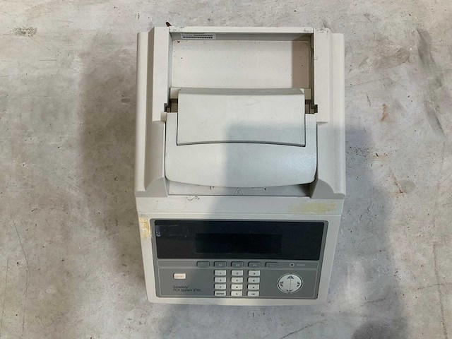 Toegepaste biosystemen geneamp 9700 pcr-systeem - afbeelding 2 van  3