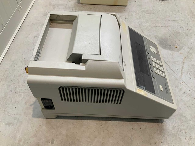 Toegepaste biosystemen geneamp 9700 pcr-systeem - afbeelding 3 van  3