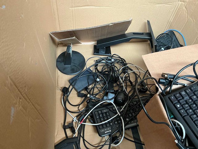 Toetsenborden, muizen en kabels - afbeelding 3 van  5