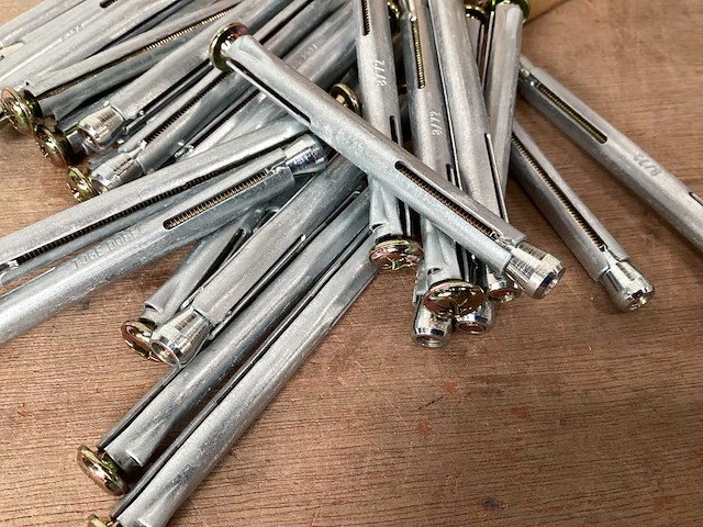 Toge kozijnplug metaal 8x72, doos 100 stuks (60x) - afbeelding 3 van  6