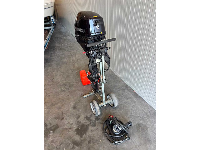 Tohatsu - 15pk four stroke - buitenboordmotor - afbeelding 2 van  4