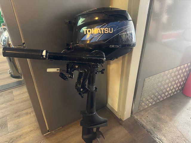 Tohatsu kortstaart buitenboordmotor - afbeelding 1 van  3