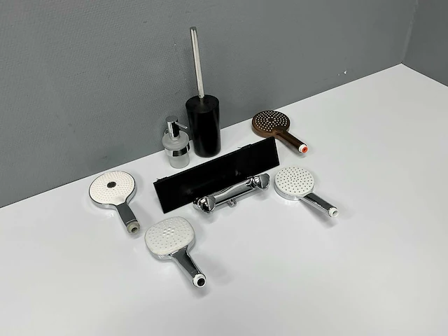 Toilet en badaccessoires - afbeelding 9 van  15