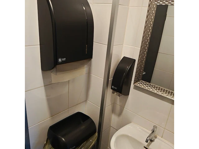 Toilet garnituur - afbeelding 1 van  7