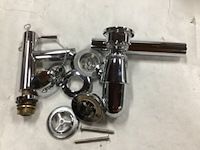 Toilet met bril, wasbak met kraan, fontein, wandplank en emmerputten vitra, abs en coba - afbeelding 4 van  10