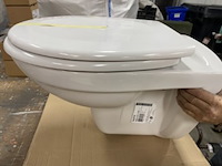 Toilet met bril, wasbak met kraan, fontein, wandplank en emmerputten vitra, abs en coba - afbeelding 9 van  10