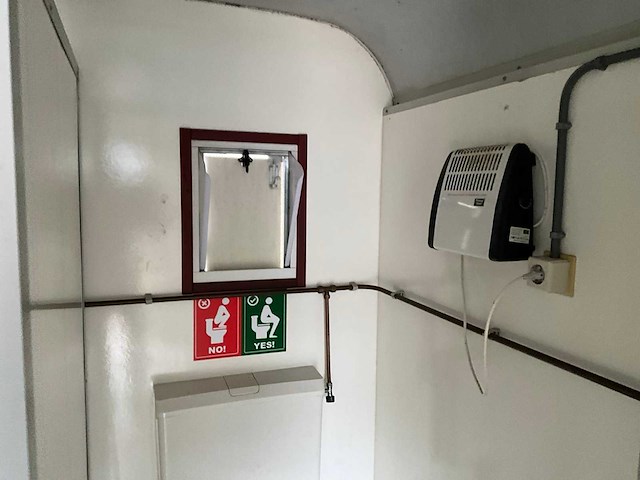 Toilet unit - afbeelding 6 van  15