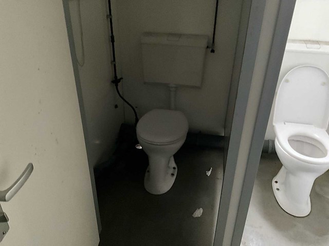 Toilet unit - afbeelding 4 van  12