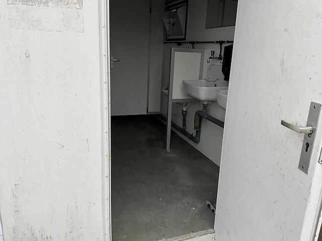 Toilet unit - afbeelding 7 van  12