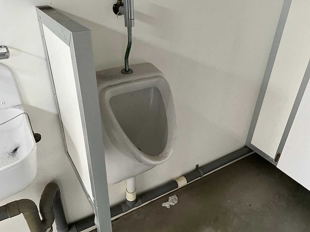Toilet unit - afbeelding 11 van  12
