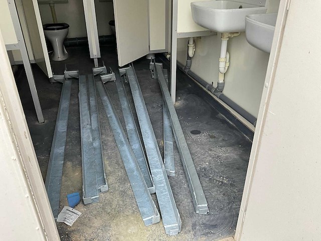 Toilet unit - afbeelding 6 van  10