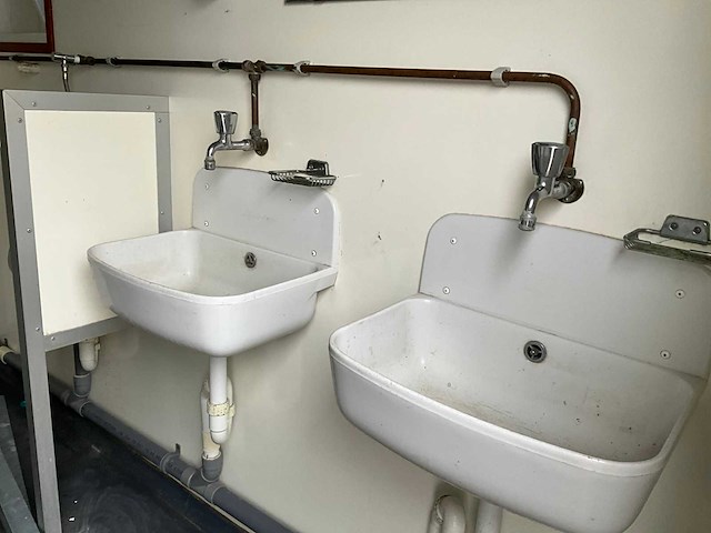 Toilet unit - afbeelding 8 van  10