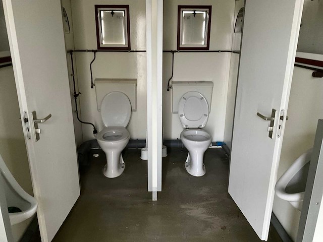 Toilet unit - afbeelding 3 van  11