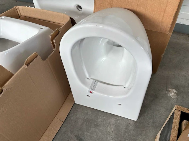 Toilet, urinoir & wastafel - afbeelding 2 van  4