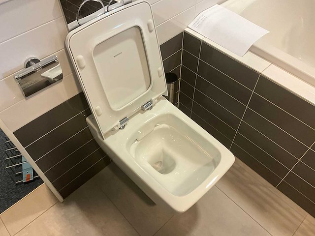 Toilet - afbeelding 3 van  4
