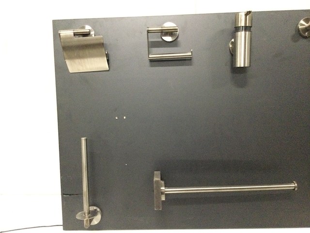 Toiletaccessoires op bord wb, gun metal - afbeelding 2 van  3