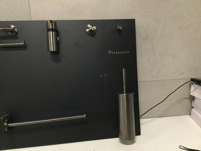 Toiletaccessoires op bord wb, gun metal - afbeelding 3 van  3