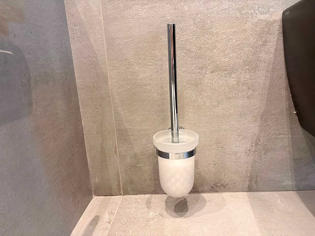 Toiletrolhouder, reserverolhouder en toiletborstel - afbeelding 2 van  4