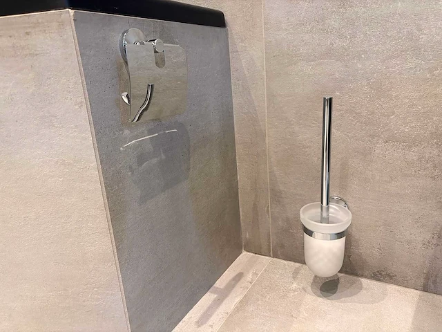 Toiletrolhouder, reserverolhouder en toiletborstel - afbeelding 1 van  4