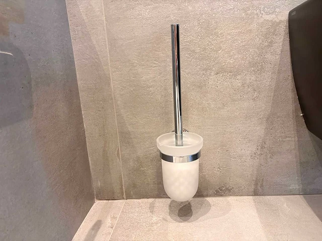 Toiletrolhouder, reserverolhouder en toiletborstel - afbeelding 2 van  4