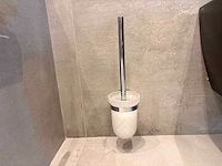 Toiletrolhouder, reserverolhouder en toiletborstel - afbeelding 2 van  4