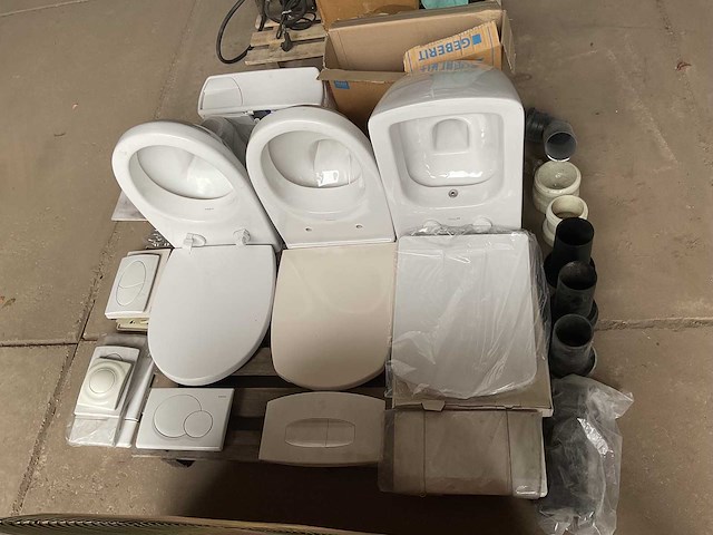 Toiletten (3x) - afbeelding 1 van  3