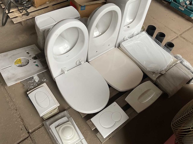 Toiletten (3x) - afbeelding 3 van  3