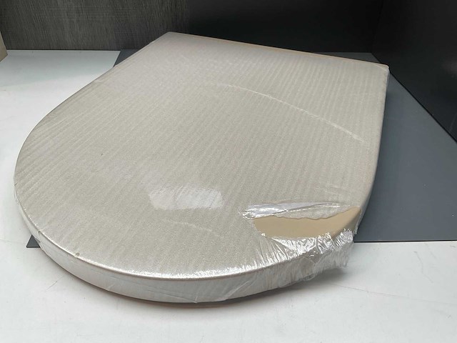 Toiletzitting duroplast softclose en uitneembaar mat beige - afbeelding 2 van  3