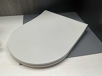 Toiletzitting softclose en uitneembaar mat wit - afbeelding 4 van  5