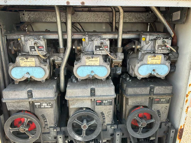 Tokheim diesel/benzine pomp - afbeelding 9 van  17