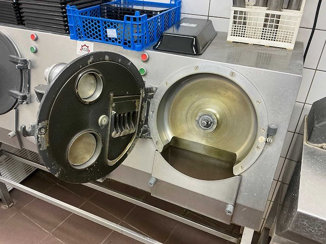 Tolkamp - 3-kopsgroentensnijmachine - afbeelding 6 van  7