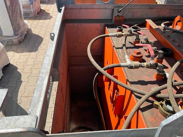 Tolsma ibc container brandstof opslagtank - afbeelding 11 van  12
