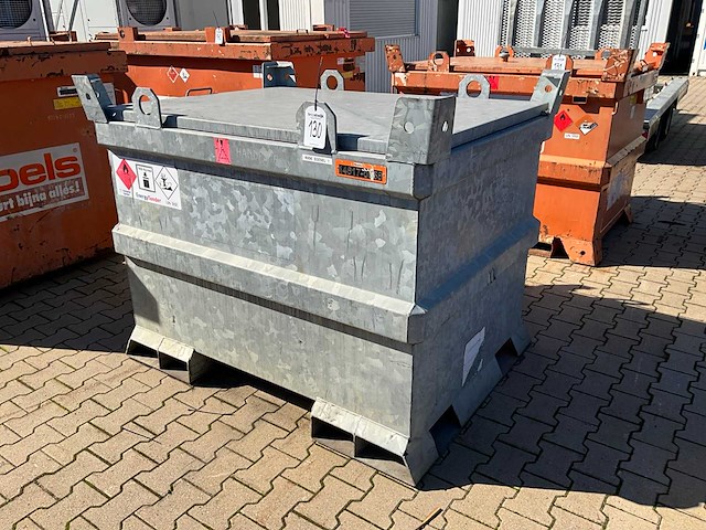 Tolsma ibc container brandstof opslagtank - afbeelding 1 van  9