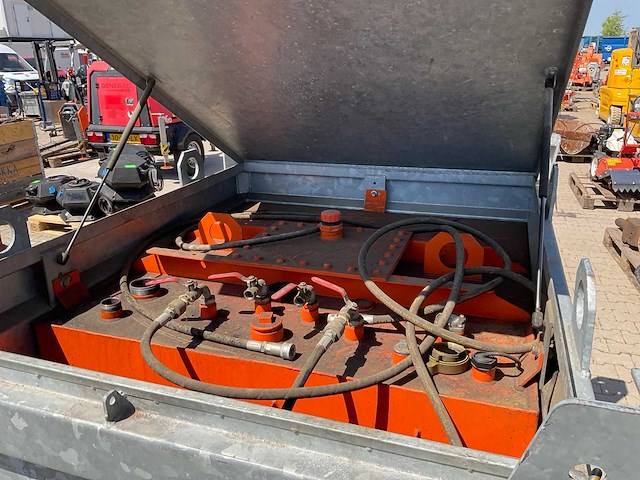 Tolsma ibc container brandstof opslagtank - afbeelding 10 van  12