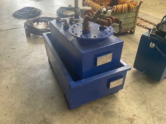 Tolsma tank 200 overige werkplaatsinventaris - afbeelding 2 van  5