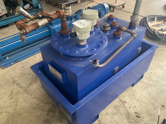 Tolsma tank 200 overige werkplaatsinventaris - afbeelding 3 van  5