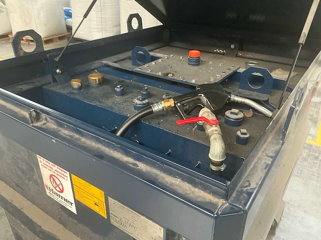 Tolsma tankbouw 995 liter kiwa brandstoftank met pomp en afgiftepistool - afbeelding 3 van  18