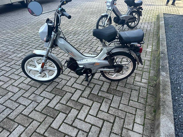 Tomos snorfietsen & snorscooters - afbeelding 3 van  6