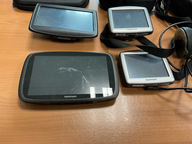 Tomtom diverse navigatie (4x) - afbeelding 2 van  4