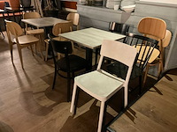 Ton restaurantstoelen en -tafel - afbeelding 2 van  6