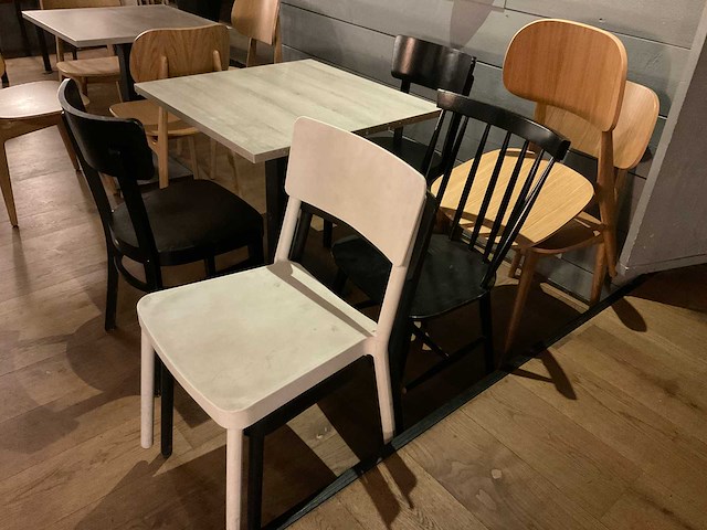 Ton restaurantstoelen en -tafel - afbeelding 6 van  6
