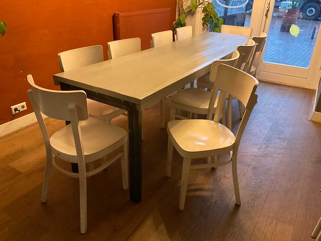 Ton restauranttafel en -stoelen - afbeelding 1 van  16
