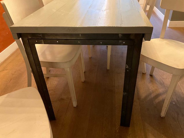 Ton restauranttafel en -stoelen - afbeelding 10 van  16