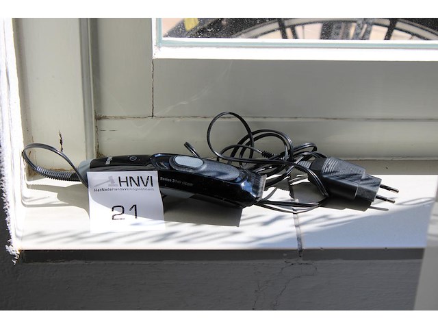Tondeuse braun type hc30 met lader. - afbeelding 1 van  2