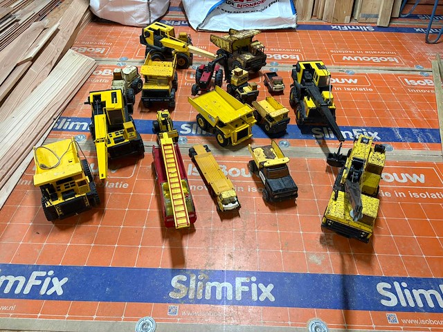 Tonka miniatuur machinepark - 16 delig - afbeelding 1 van  11