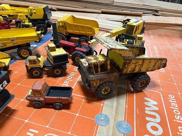 Tonka miniatuur machinepark - 16 delig - afbeelding 9 van  11
