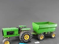 Tonka tractor met aanhanger (modellen xmb-975 en xr-101)