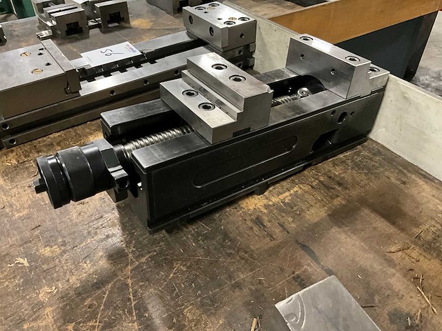 Tool2000 100/306 machineklem - afbeelding 3 van  3