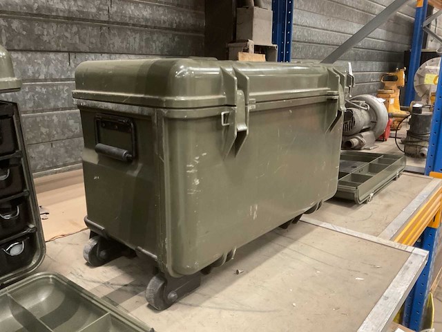 Toolbox inc. gereedschapskoffer - afbeelding 1 van  8